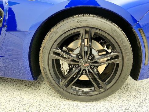 Used 2017 Chevrolet Corvette 2dr Stingray 1LT Coupe with Up image 9