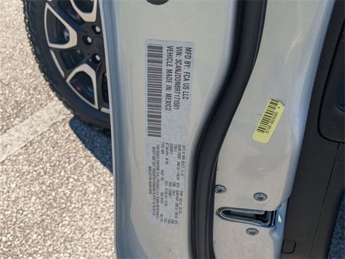 Used 2024 Jeep Compass Trailhawk image 36