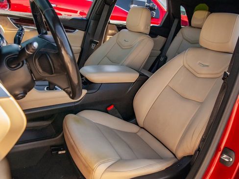 Used 2018 Cadillac XT5 Premium Luxury image 13