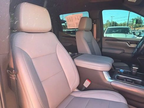 Used 2024 GMC Sierra 1500 SLT AWD/4WD image 10