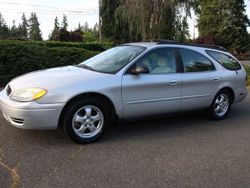 Used 2005 Ford Taurus SE FWD image 1