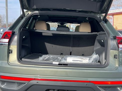 New 2026 Volkswagen Atlas Cross Sport SE image 15