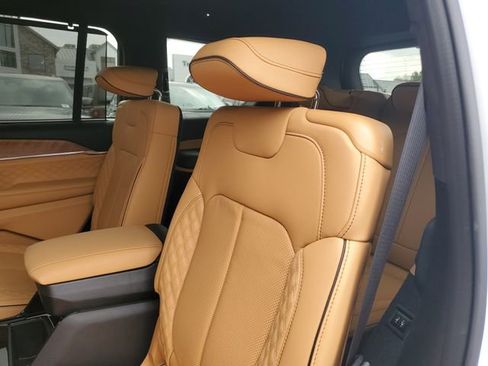 New 2025 Jeep Grand Cherokee L Summit image 15