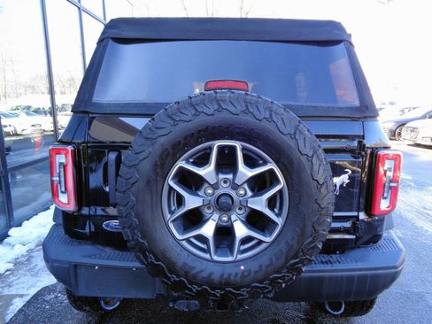 Used 2023 Ford Bronco Badlands image 6