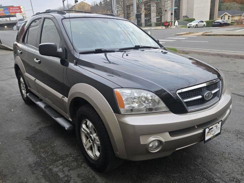 Used 2005 Kia Sorento EX image 4