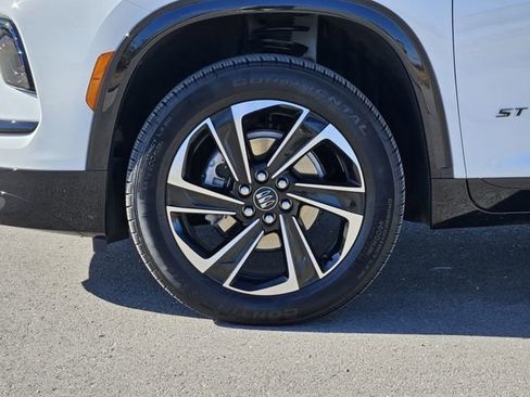 Used 2025 Buick Enclave Sport Touring image 12