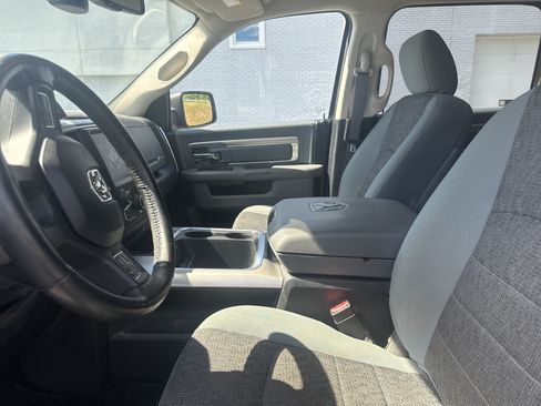 Used 2019 RAM 1500 Big Horn AWD/4WD image 4