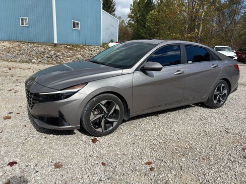 Used 2023 Hyundai Elantra Limited image 17