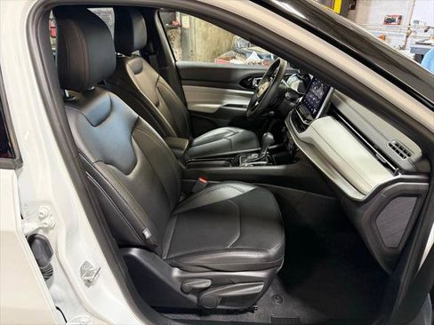 Certified 2025 Jeep Compass Limited AWD/4WD image 24
