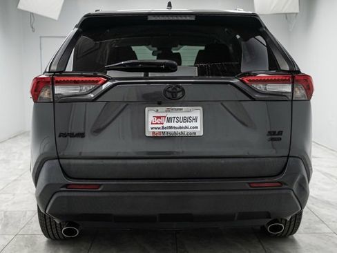 Used 2021 Toyota RAV4 XLE image 8
