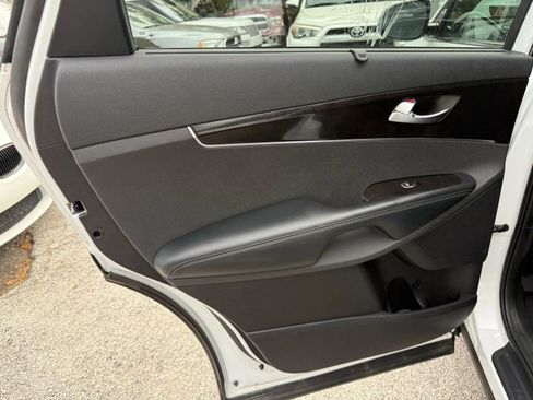 Used 2018 Kia Sorento EX FWD image 16