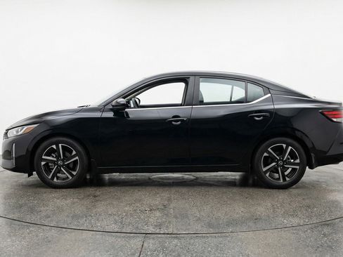Used 2025 Nissan Sentra SV image 5