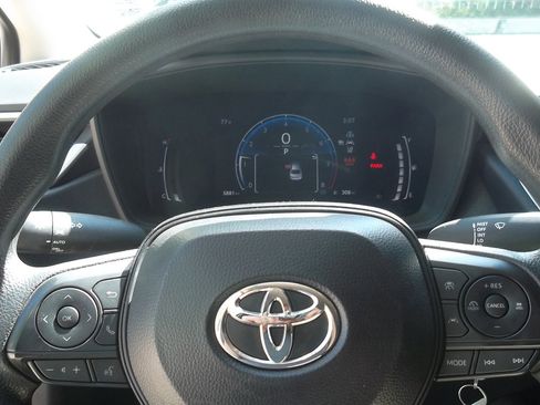 Used 2026 Toyota Corolla LE FWD image 9