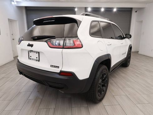 Used 2022 Jeep Cherokee Latitude AWD/4WD image 5