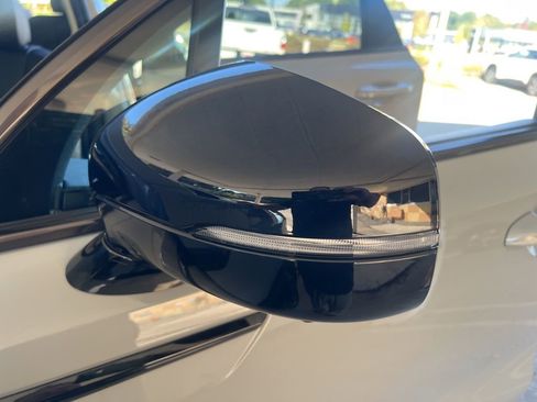 Certified 2023 Kia Sorento SX image 32