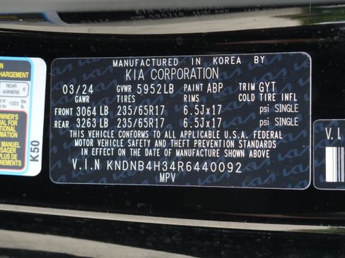 Used 2024 Kia Carnival LX FWD image 34