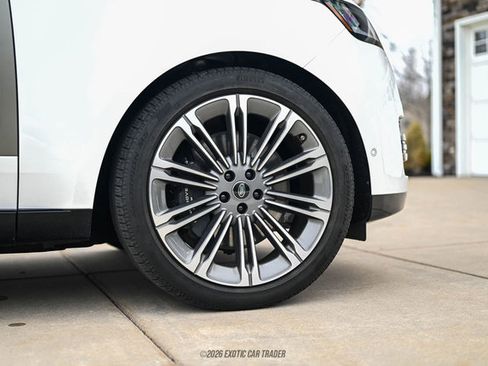 Used 2025 Land Rover Range Rover SE image 60