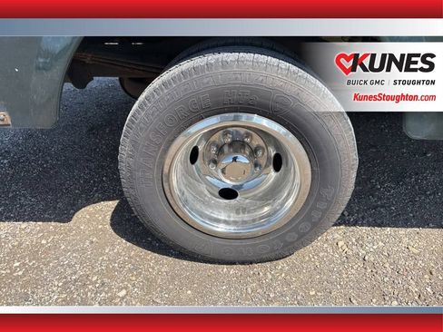 Used 2004 Chevrolet Express 3500 w/ Chrome Appearance Package RWD image 12
