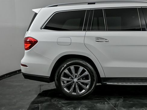 Used 2014 Mercedes-Benz GL 450 4MATIC w/ Lighting Package image 10