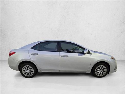 Used 2018 Toyota Corolla LE FWD image 4