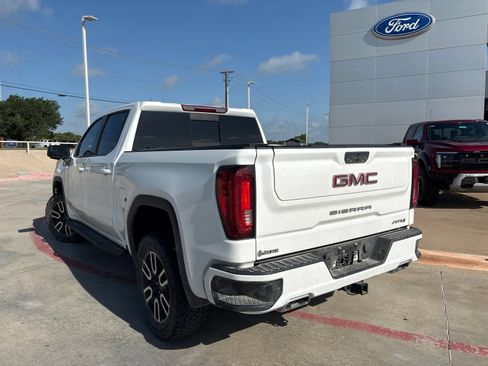 Used 2022 GMC Sierra 1500 AT4 w/ AT4 Preferred Package AWD/4WD image 7