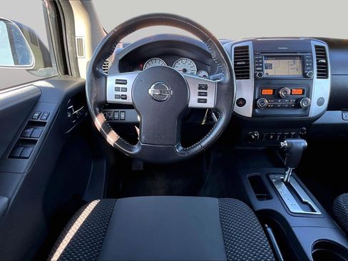 Used 2018 Nissan Frontier PRO-4X AWD/4WD image 5