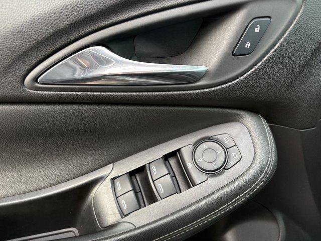 Used 2024 Buick Encore GX Sport Touring FWD image 17