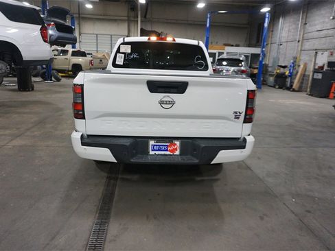 Used 2022 Nissan Frontier SV w/ Technology Package image 19