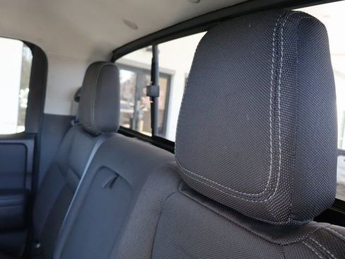 Used 2022 Nissan Frontier SV image 34