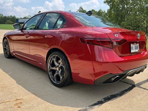 Used 2019 Alfa Romeo Giulia Ti Sport w/ Quick Order Package 22S Sport AWD/4WD image 10