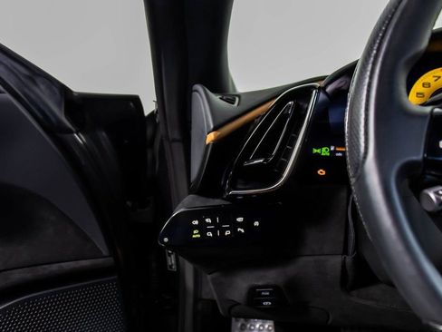 Certified 2024 Ferrari Roma image 36