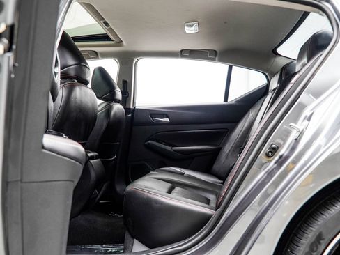 Used 2023 Nissan Altima 2.5 SR w/ SR Premium Package FWD image 37