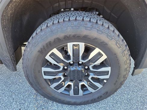 New 2025 GMC Sierra 3500 Denali Ultimate image 6