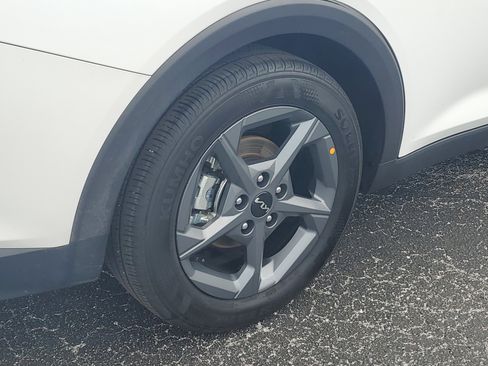 Used 2025 Kia K4 LXS image 7