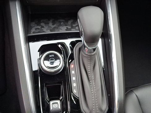 New 2026 GMC Canyon Elevation w/ Convenience Package image 7