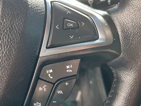 Used 2024 Ford Edge SEL image 16