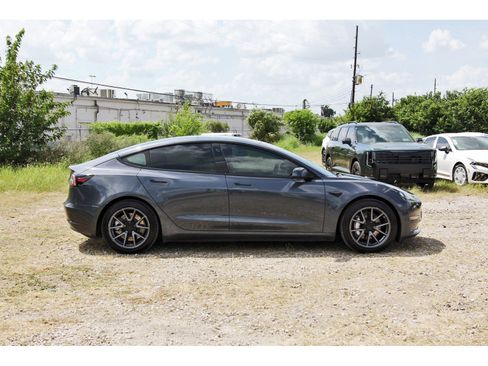 Used 2022 Tesla Model 3 Long Range AWD/4WD image 2