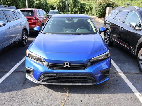 Used 2023 Honda Civic LX image 2