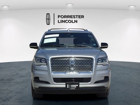 Certified 2023 Lincoln Navigator L Reserve AWD/4WD image 8