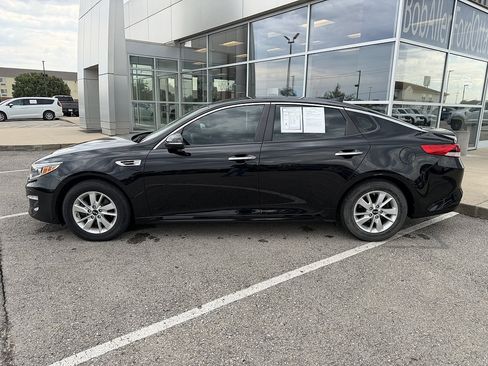 Used 2017 Kia Optima LX FWD image 2