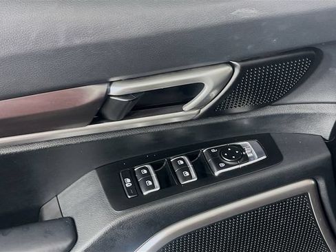 Used 2024 Kia Telluride LX FWD image 19