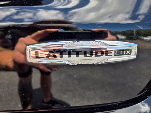 Certified 2023 Jeep Compass Latitude AWD/4WD image 14