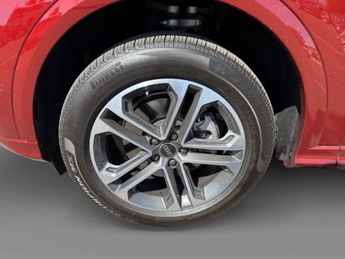 Certified 2025 Audi Q5 Premium AWD/4WD image 9