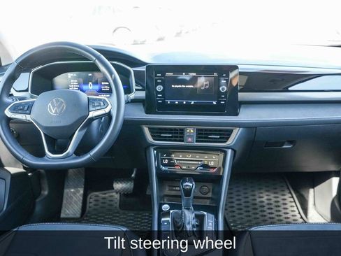 Used 2025 Volkswagen Taos SE image 14