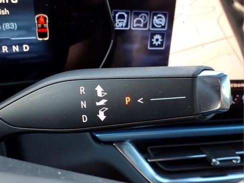 Used 2024 Chevrolet Equinox EV LT FWD image 27