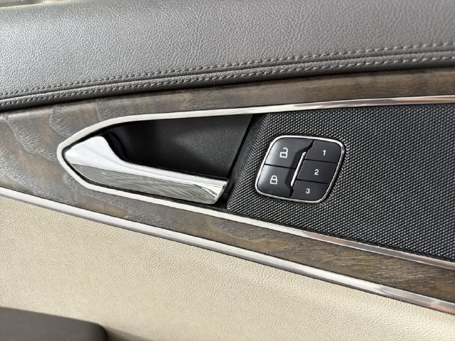 Used 2017 Lincoln MKX Select w/ Select Plus Package FWD image 15