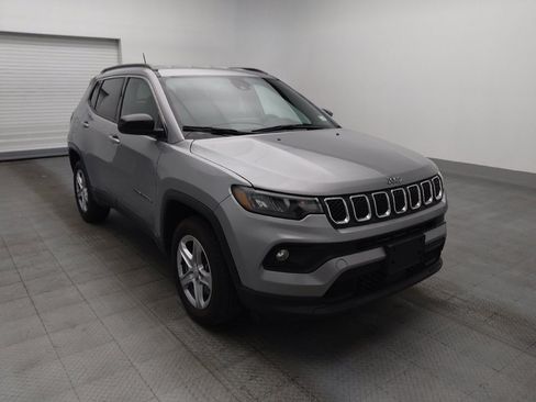 Used 2024 Jeep Compass Latitude AWD/4WD image 13
