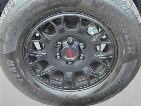 Used 2025 Toyota Tacoma SR5 RWD image 22