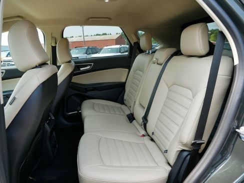 Certified 2024 Ford Edge SEL w/ Convenience Package AWD/4WD image 16