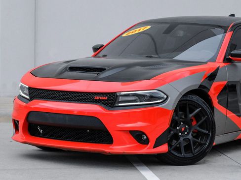 Used 2017 Dodge Charger R/T RWD image 8